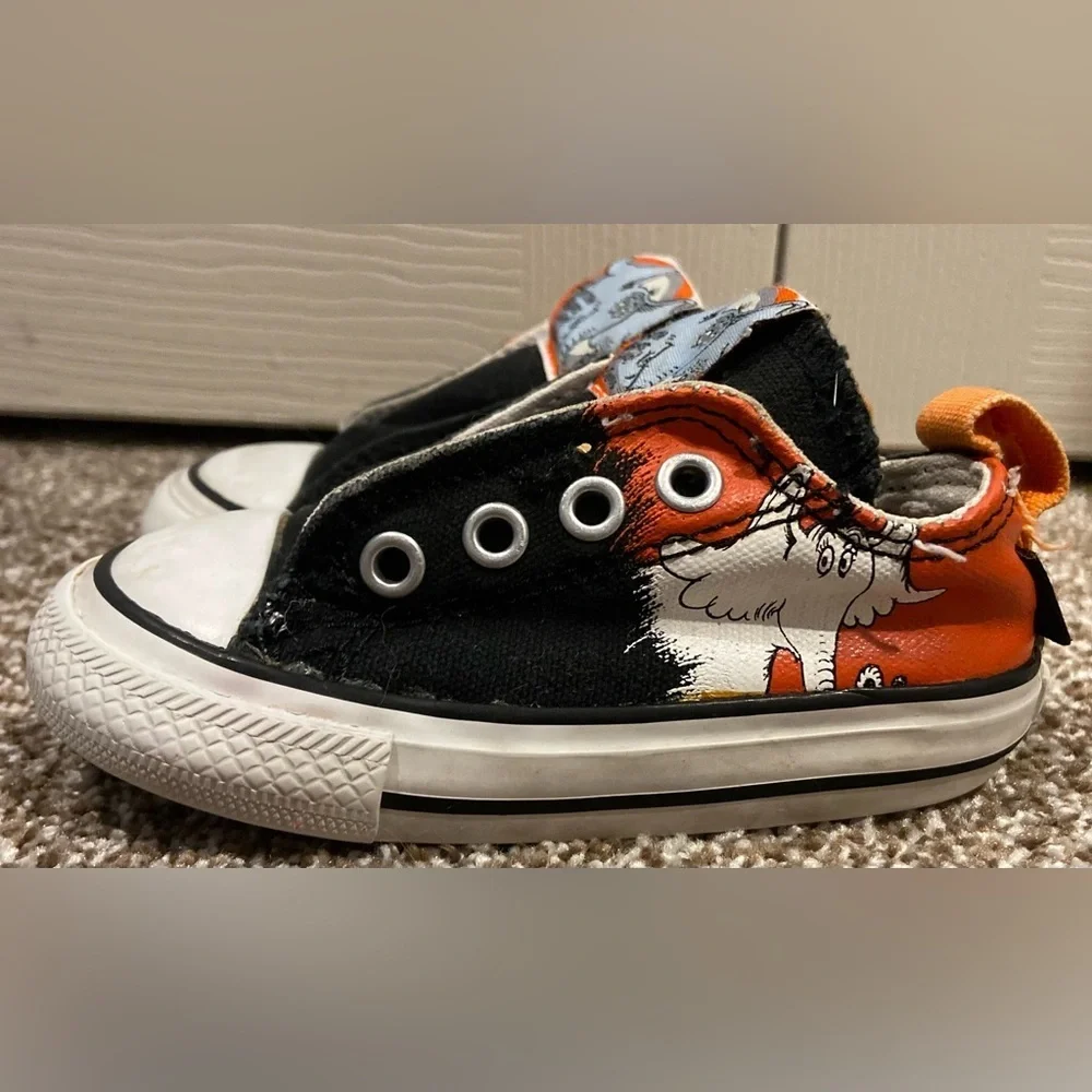 Converse Horton Hears A Who Dr. Seuss Kids Size 5